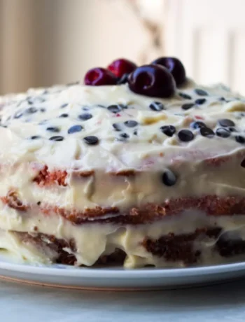 Pembe Yaş Pasta Tarifi, Nasıl Yapılır?